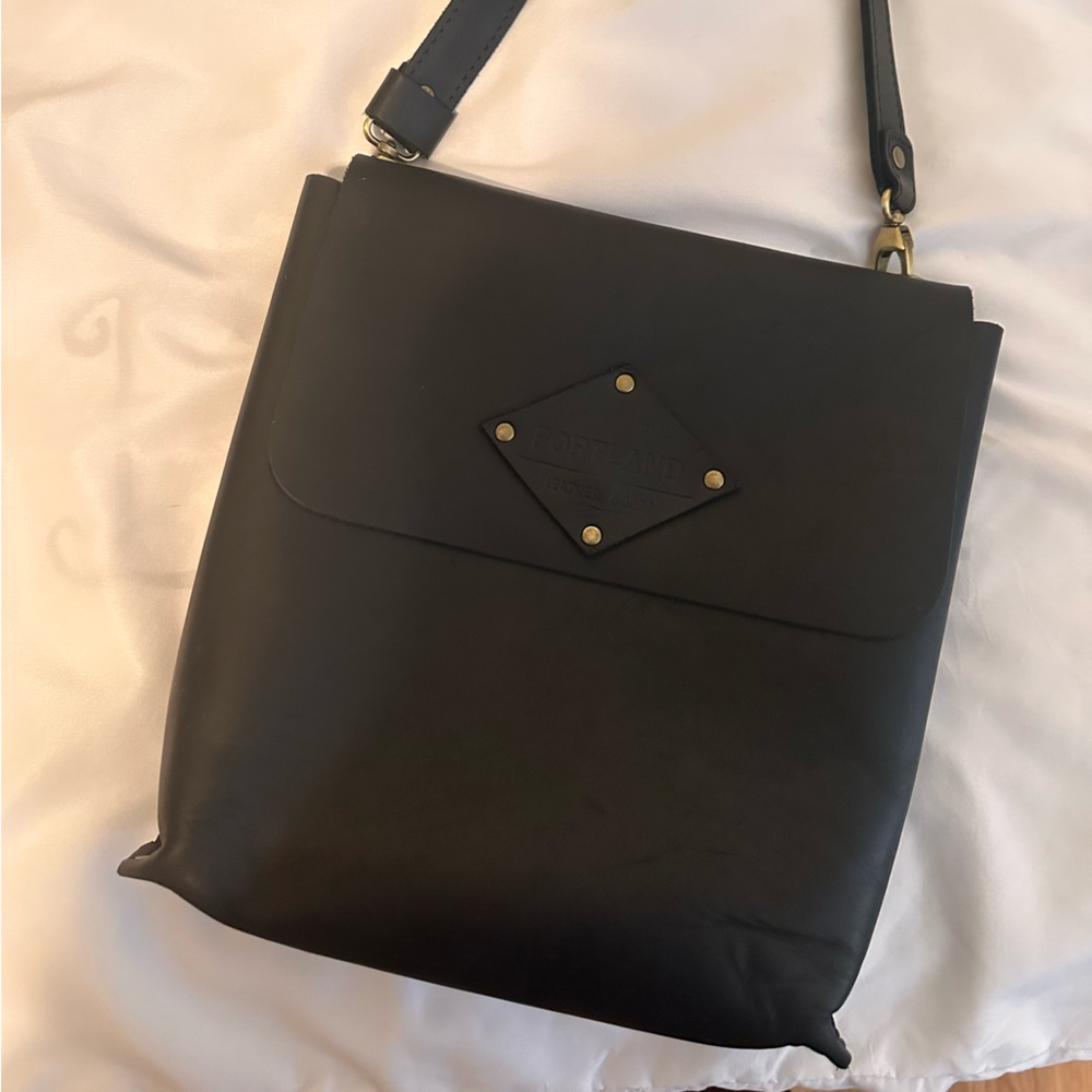 Portland Leather Hawkeye Satchel in like new condition!! All Black